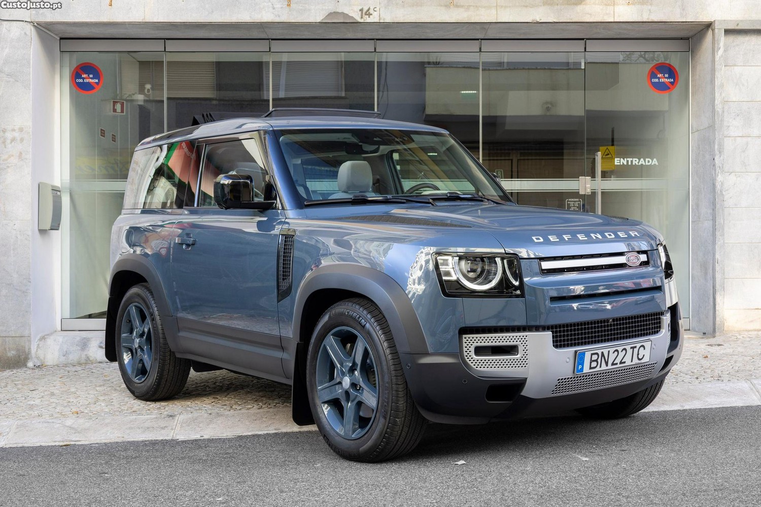 Land Rover Defender 3.0 I6 90 AWD SE - 24 — photo 3