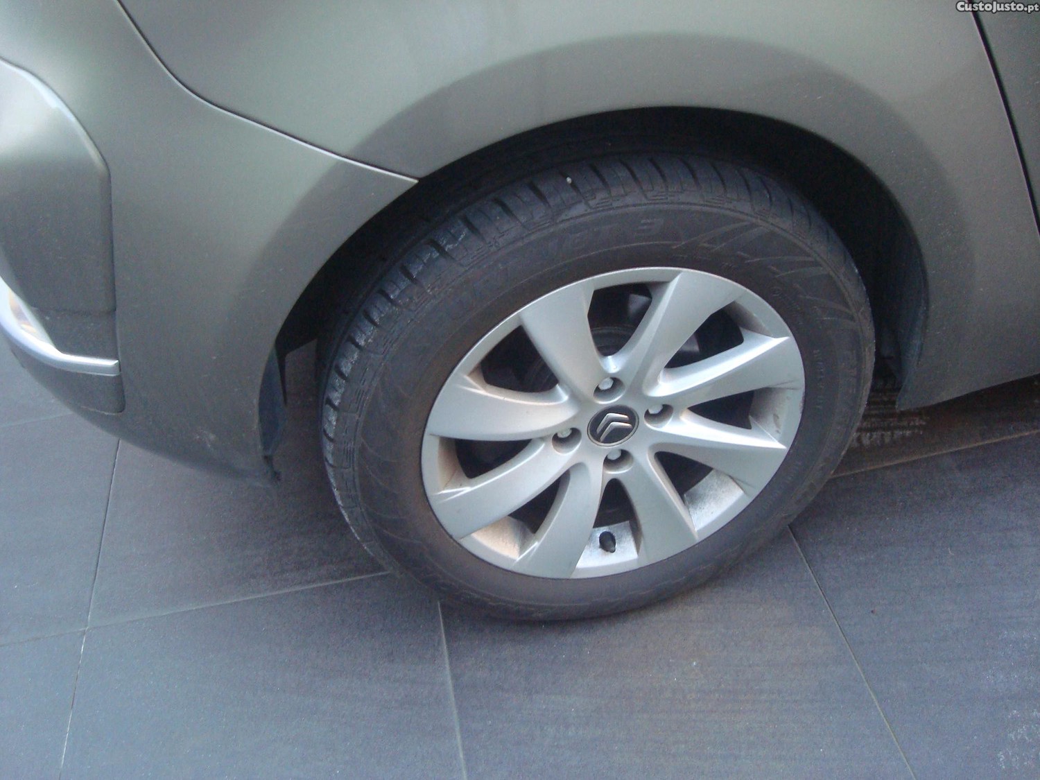 Citroën C4 Picasso 1.6 110 CV — fotografia 2