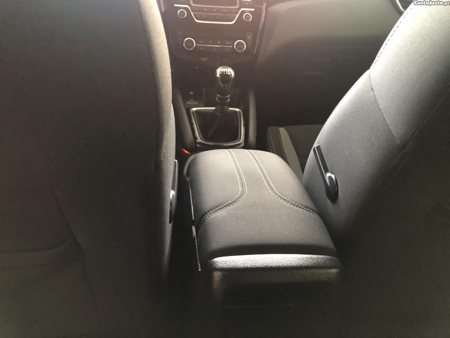 Nissan Qashqai — fotografia 5