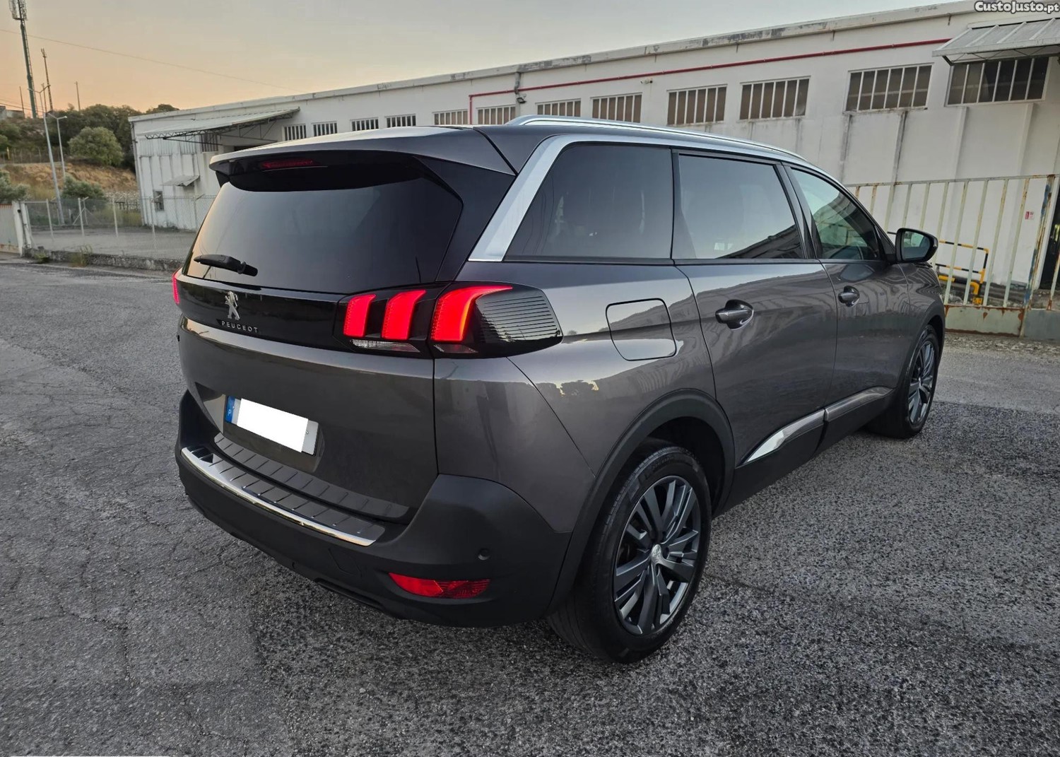 Peugeot 5008 1.6 BlueHDi Allure EAT6 — photo 3