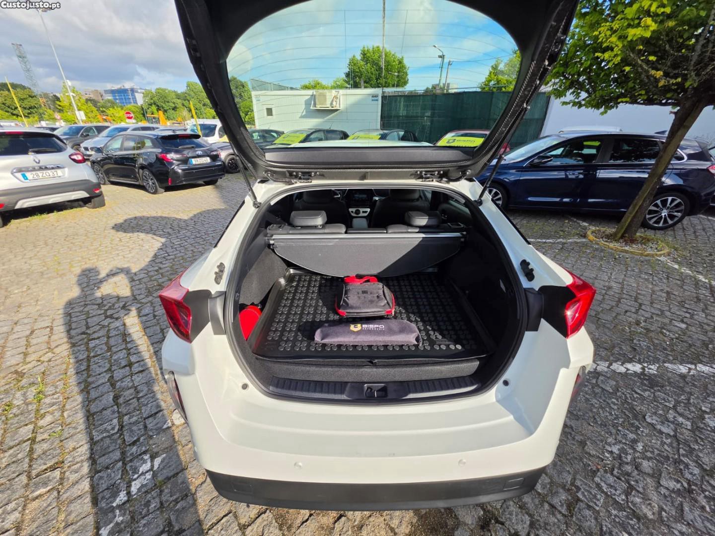 Toyota Prius 1.8 Plug-In Luxury Pele — fotografia 11