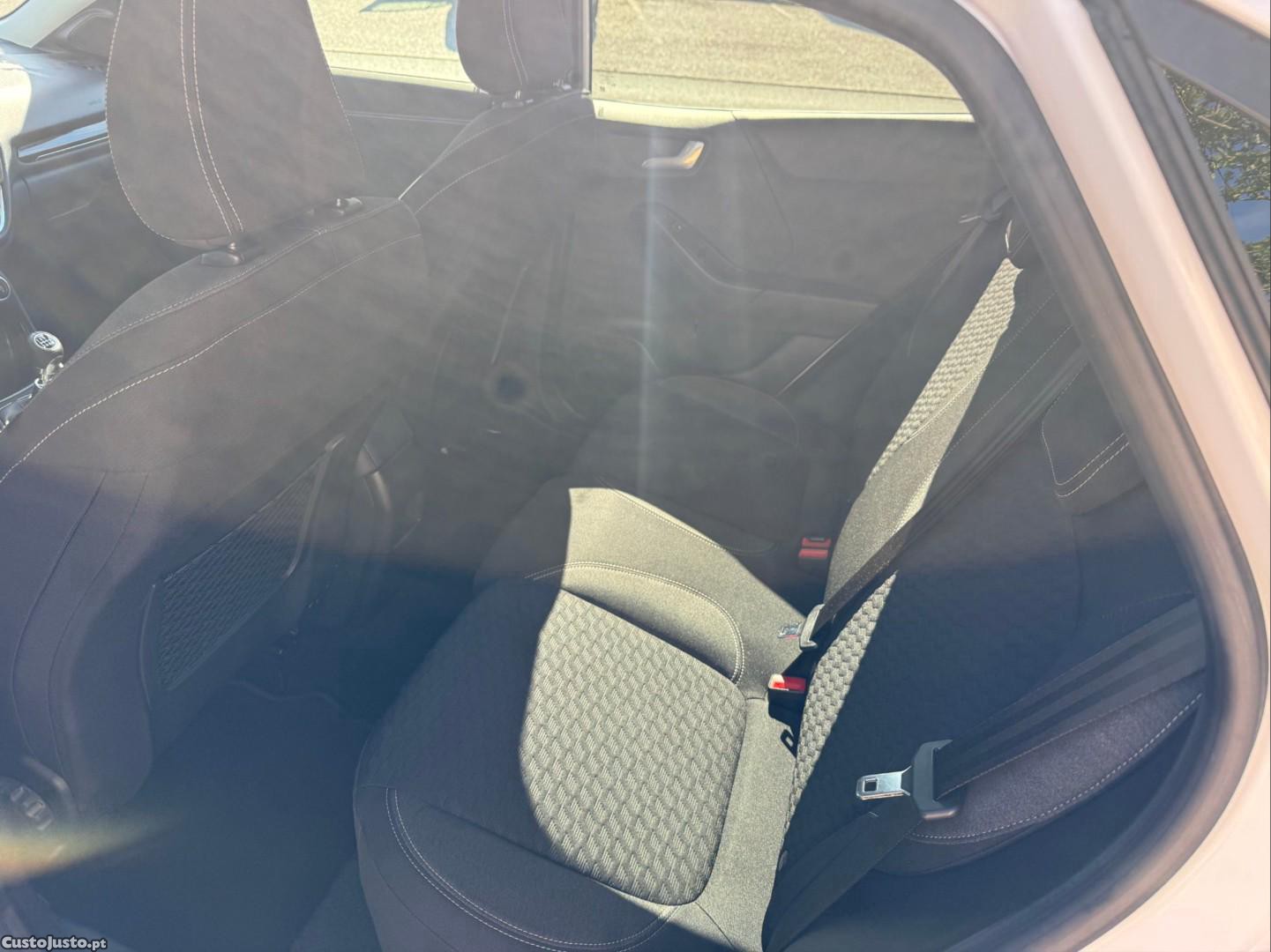 Ford Puma 1.0 EcoBoost MHEV Titanium — fotografia 5