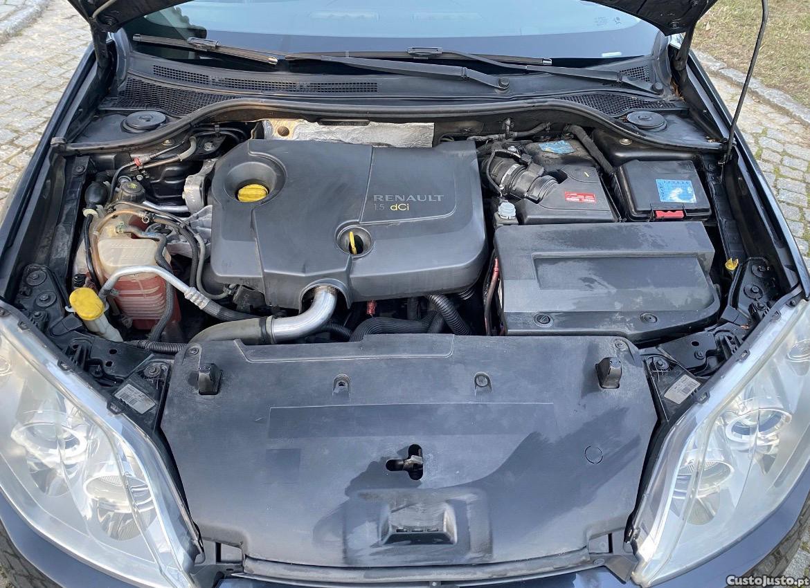 Renault Laguna 1.5 dCi — fotografia 3