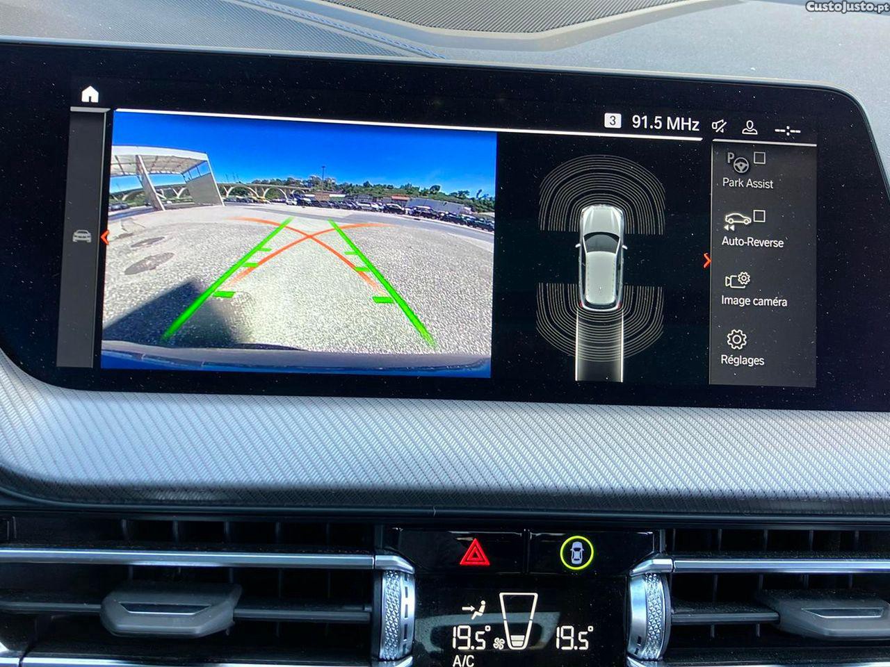 BMW 118 i Pack Desportivo M Auto — fotografia 9