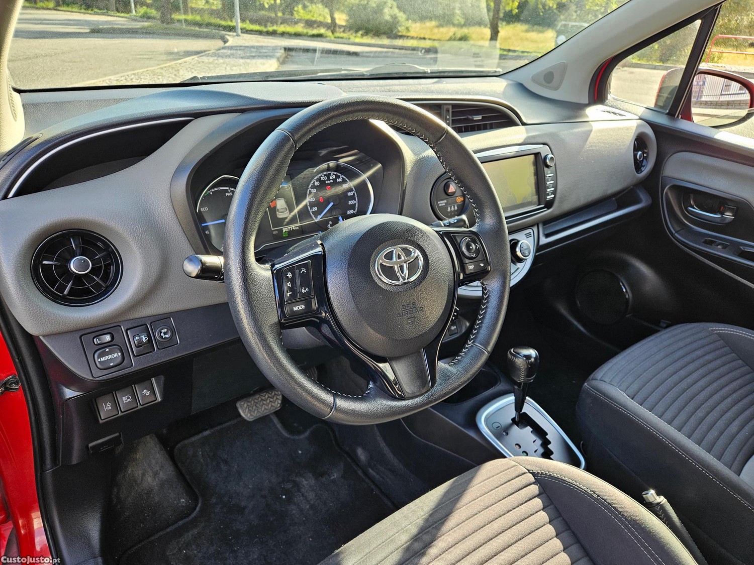 Toyota Yaris Hybrid _ Crédito — fotografia 6