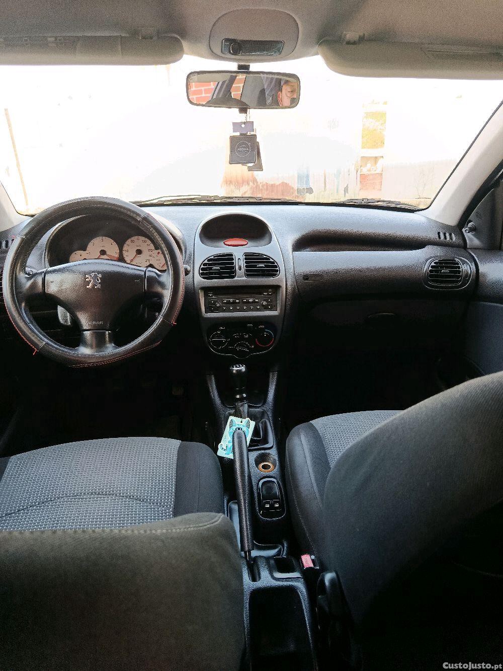 Peugeot 206 SW 1.4 HDI em bom estado !!! Negociável — fotografia 6