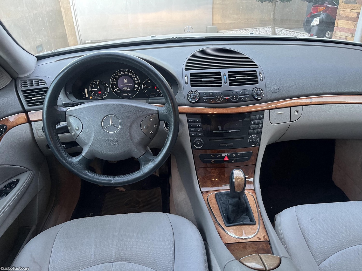 Mercedes-Benz E 220 Elegance — fotografia 8