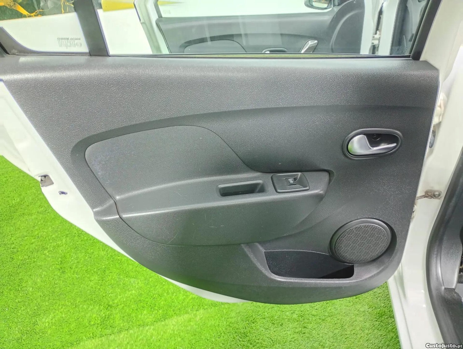 Dacia Logan 0.9 TCe Comfort Bi-Fuel — fotografia 19