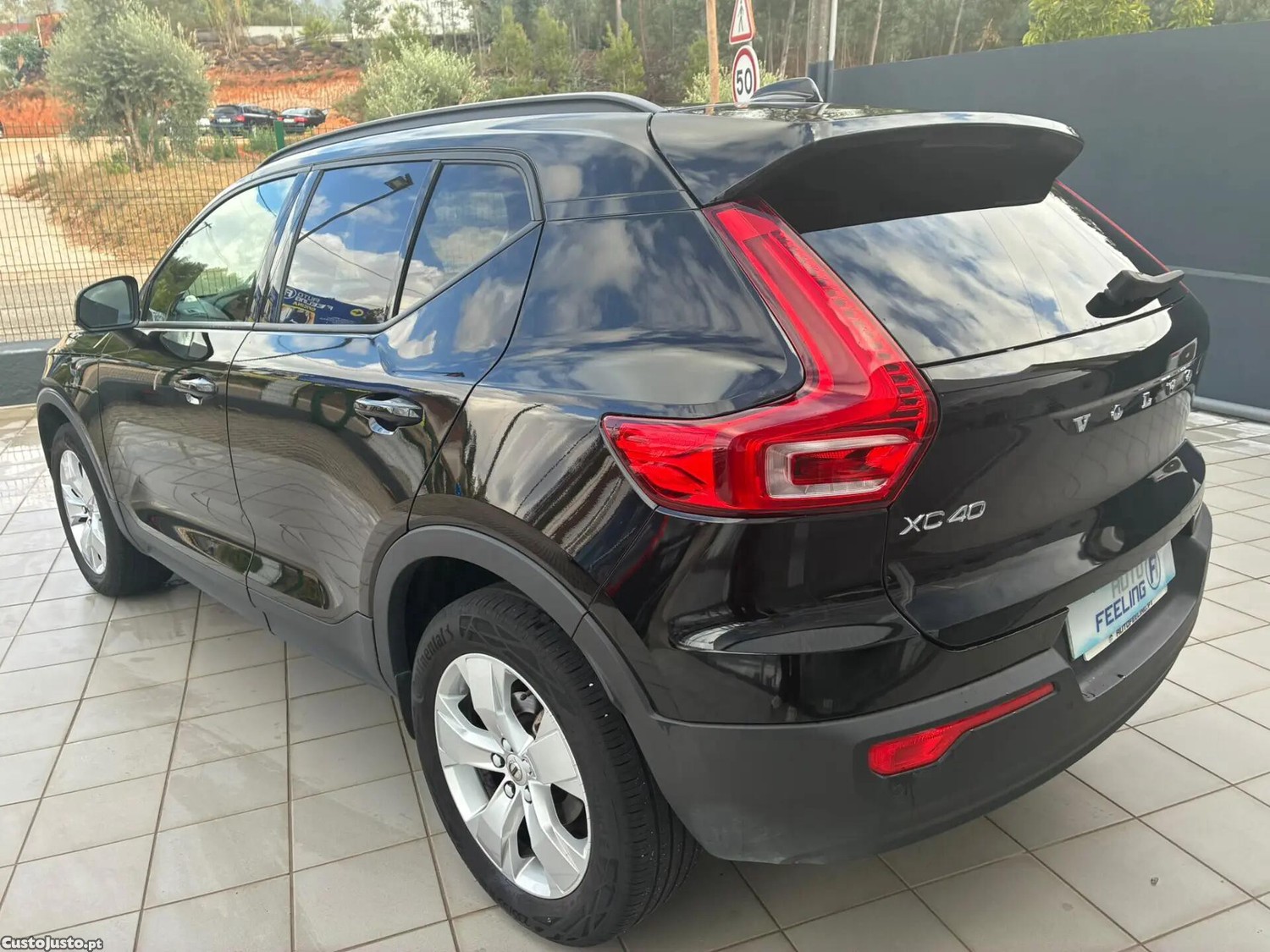 Volvo XC 40 1.5 T2 Momentum Plus Geartronic — fotografia 30