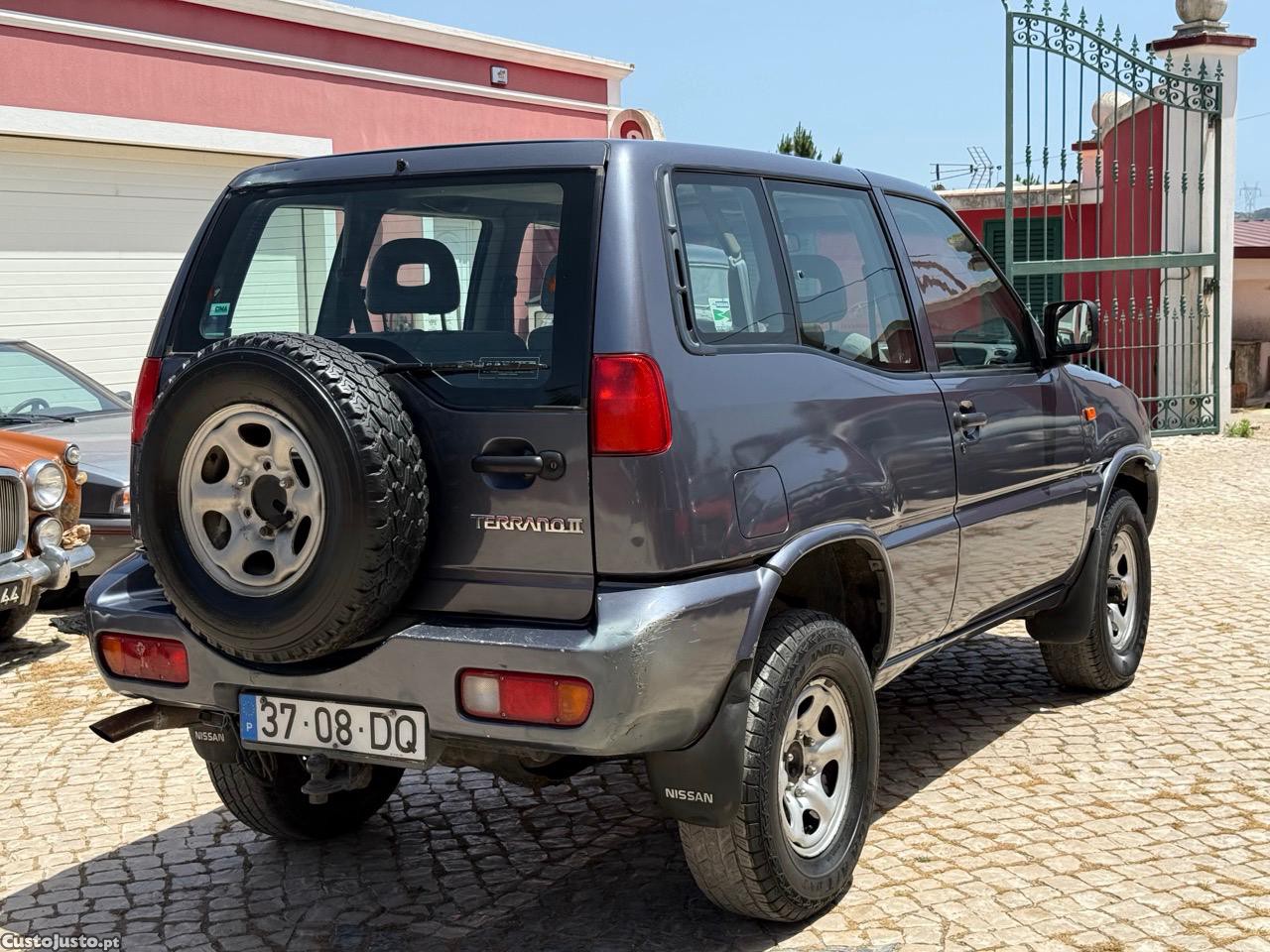 Nissan Terrano II — fotografia 15