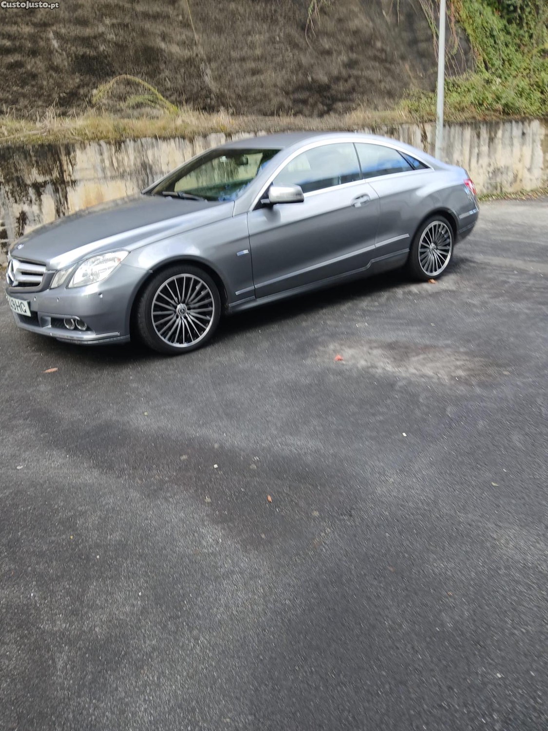Mercedes-Benz E 220 E coupe — fotografia 2