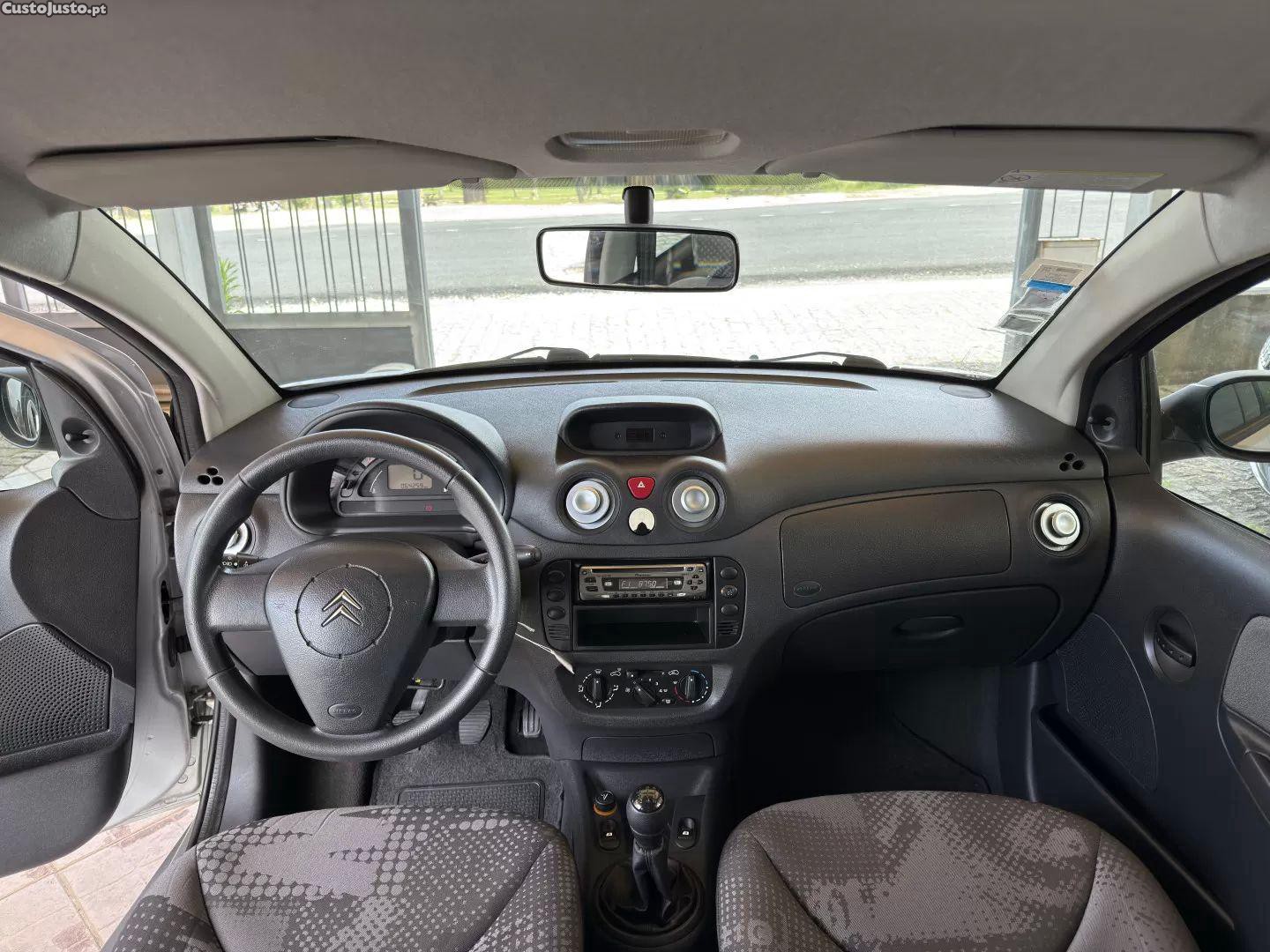 Citroën C2 1.1 — fotografia 3