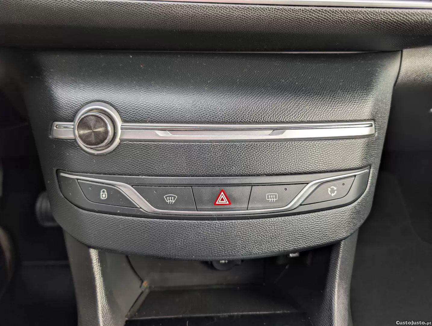 Peugeot 308 1.5 bluehdi style — fotografia 3