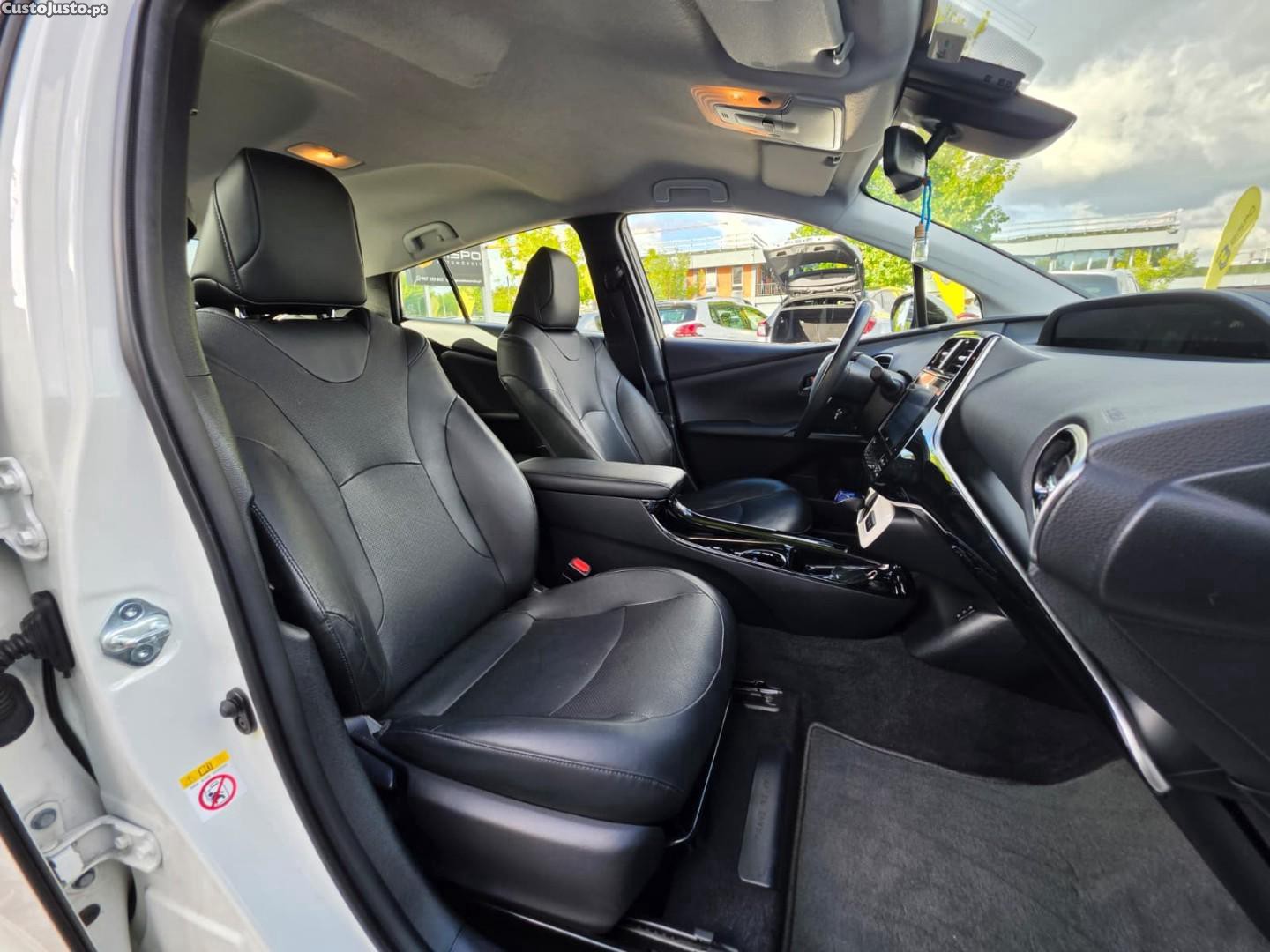 Toyota Prius 1.8 Plug-In Luxury Pele — fotografia 10