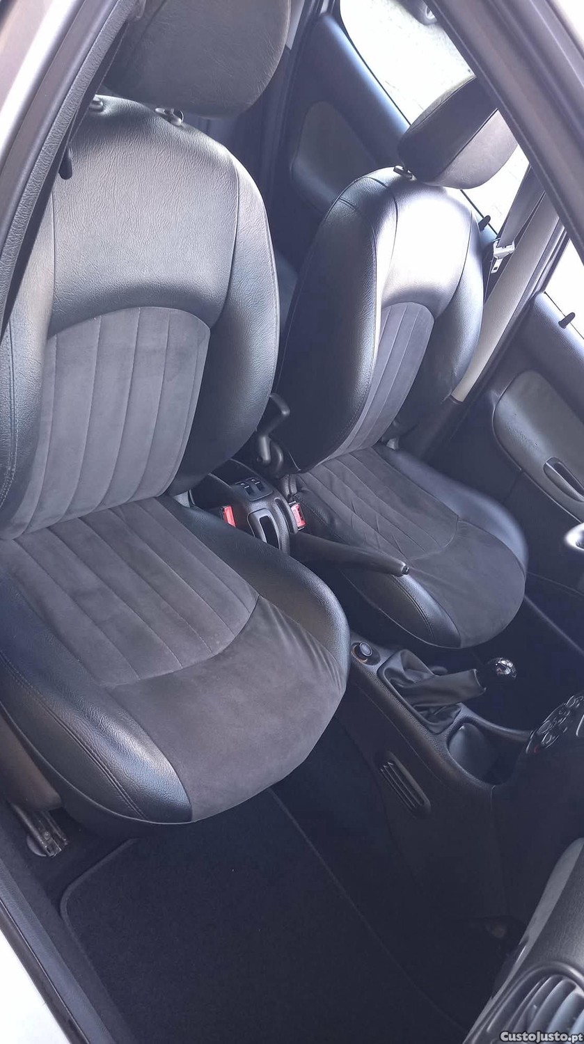 Peugeot 206 2.0 HDI 90cv A/C 5lugares — photo 3