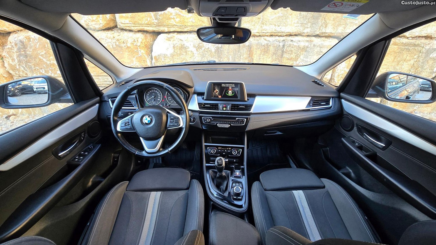BMW 216 Active Tourer d Advantage — fotografia 22