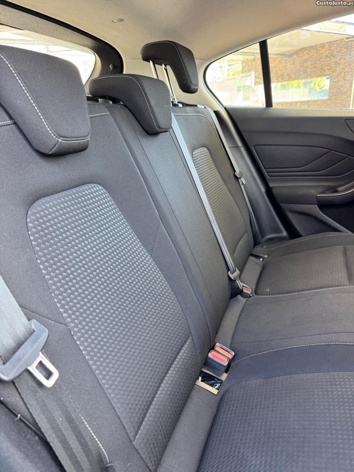 Ford Focus Diesel - Ano 2022 — fotografia 7