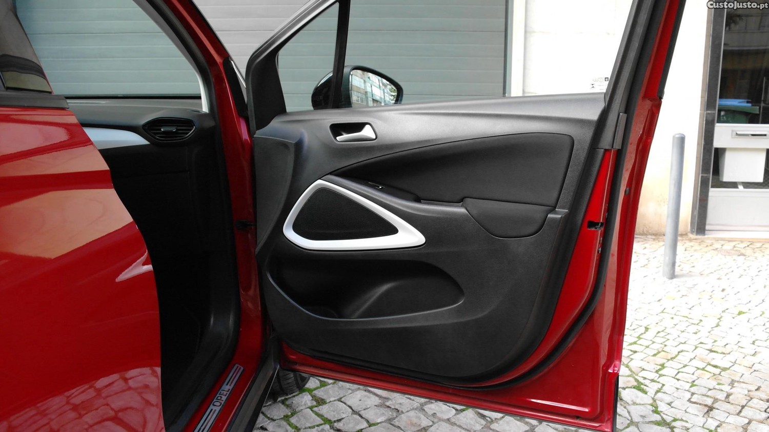 Opel Crossland X 1.2 T 120 Anos — fotografia 8