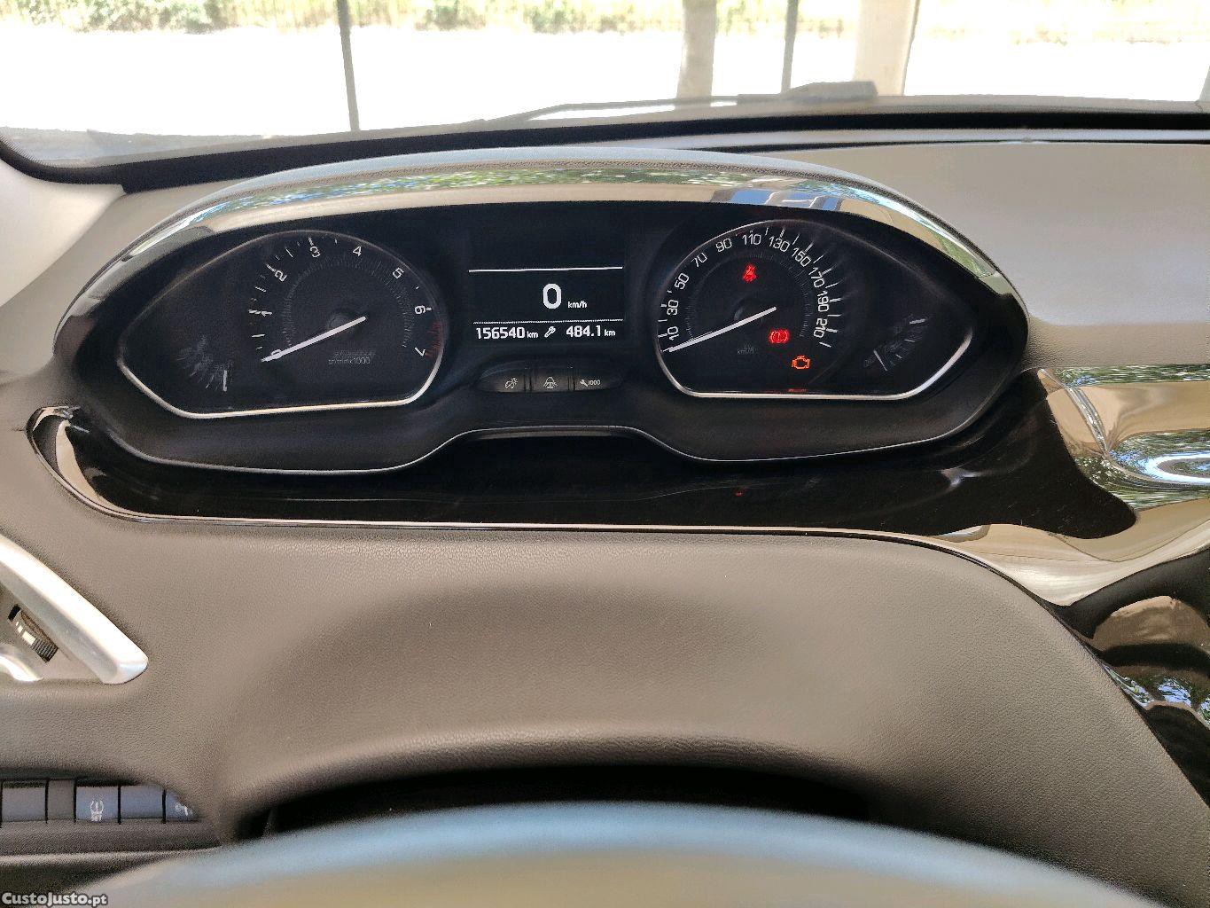 Peugeot 208 1.2 Allure — fotografia 4