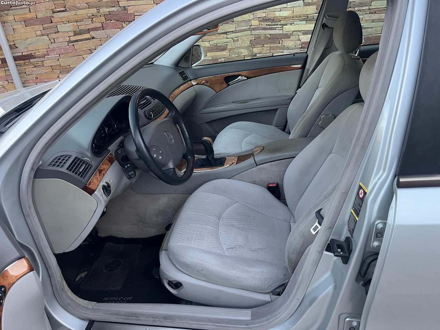 Mercedes-Benz E 220 Elegance — fotografia 3