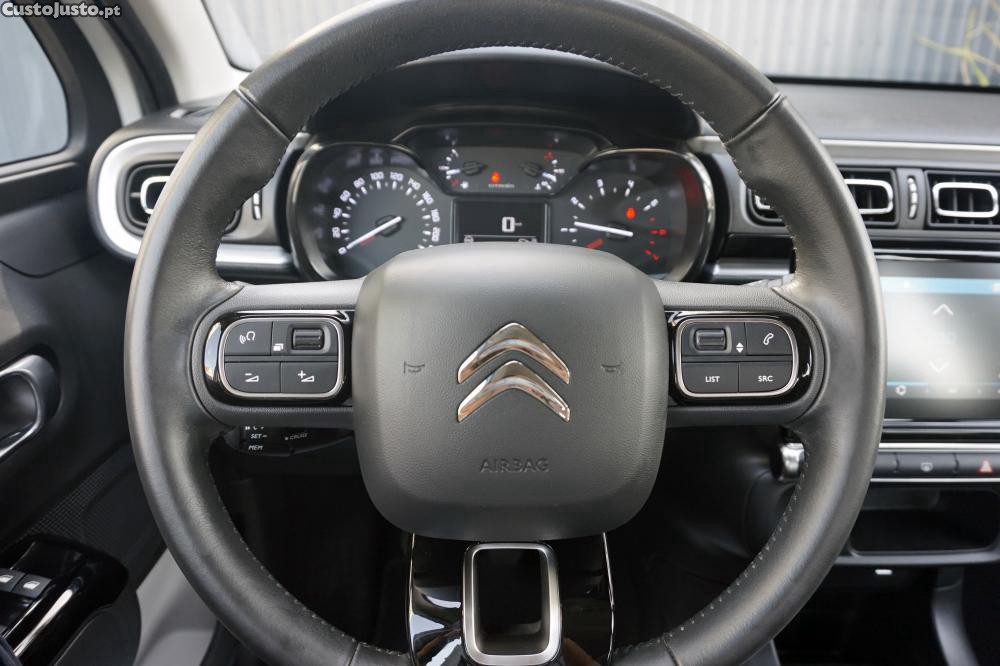 Citroën C3 1.2 PureTech Shine — fotografia 17