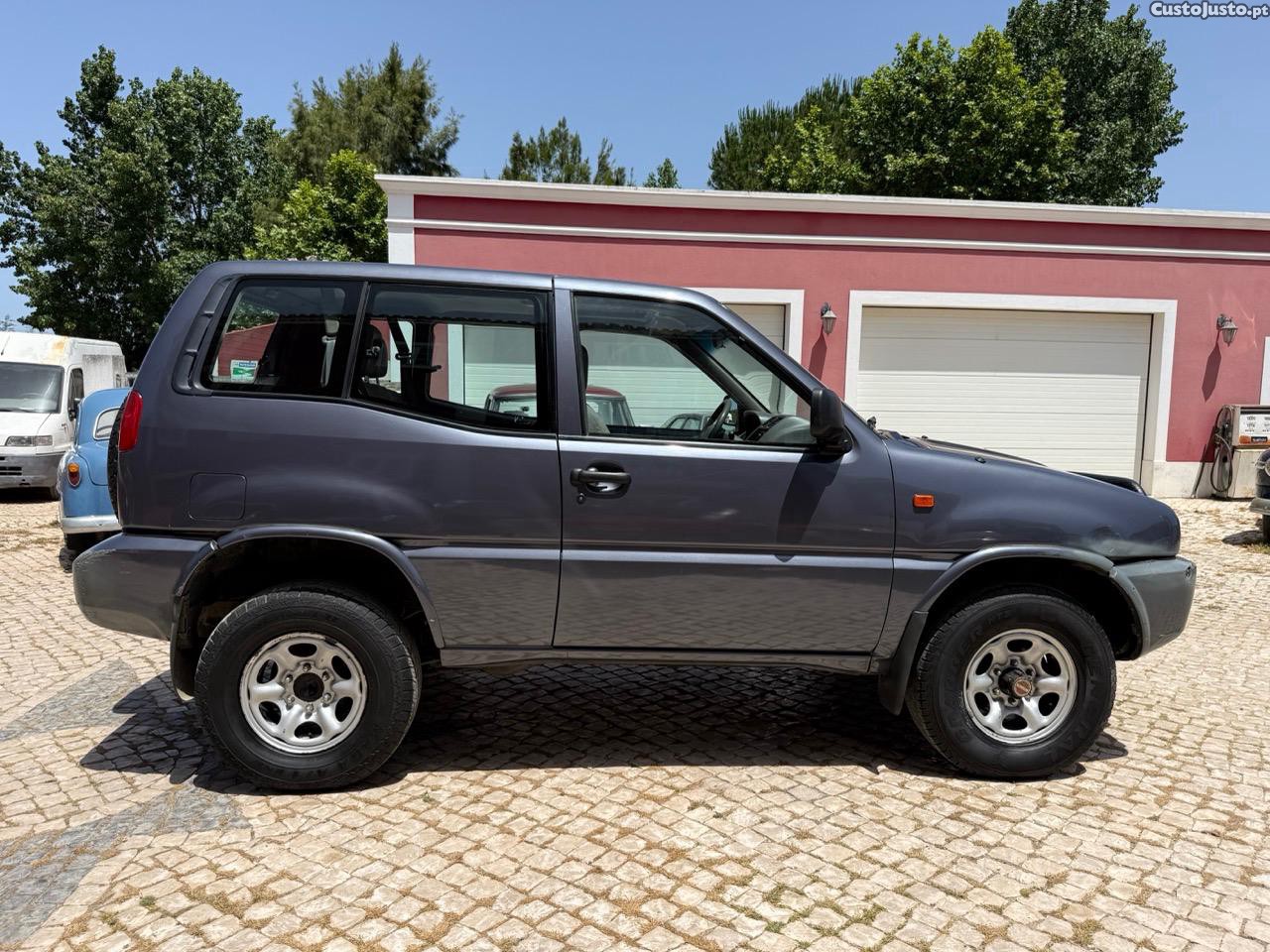 Nissan Terrano II — fotografia 14