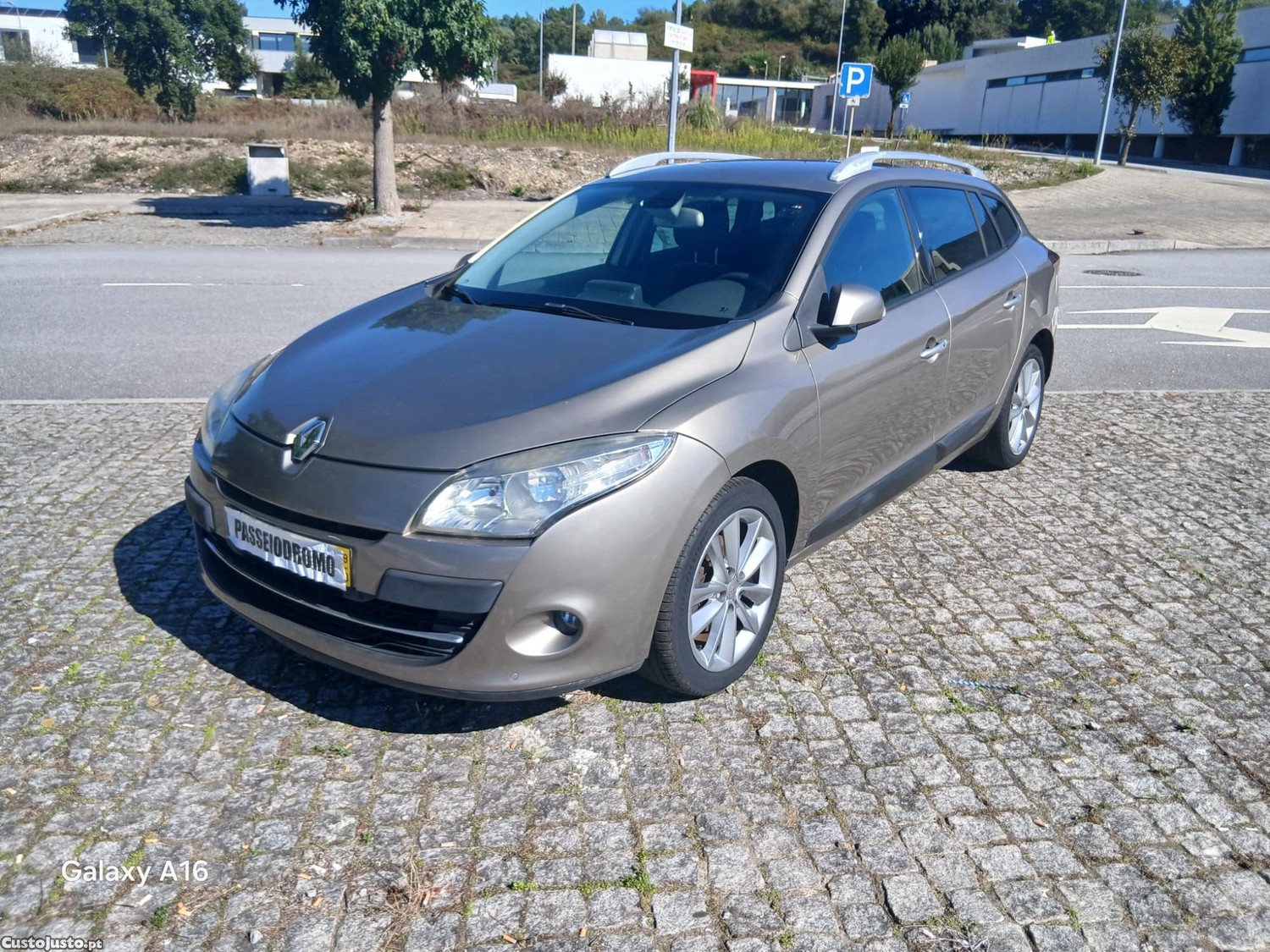 Renault Mégane III GRANDTOUR 1.5 dCi — photo 2