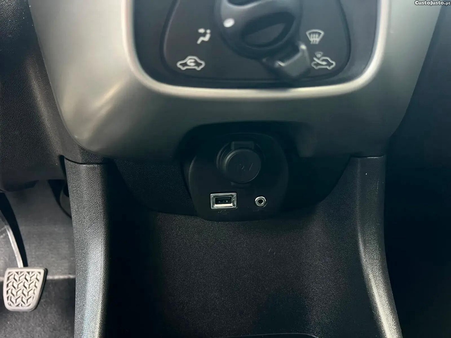 Peugeot 108 1.0 e-VTi Active — fotografia 5