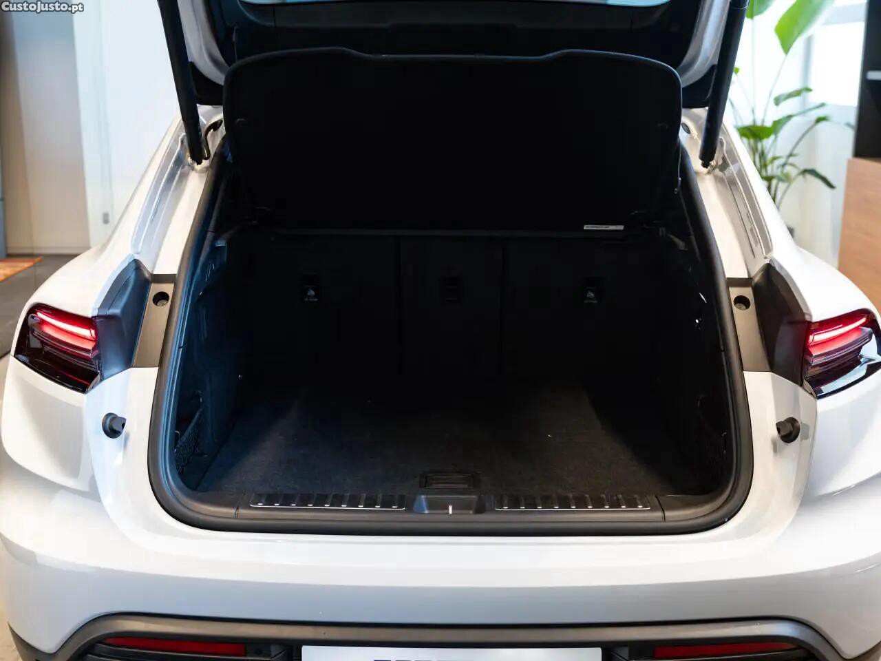 Porsche Macan Electric 4 — fotografia 11