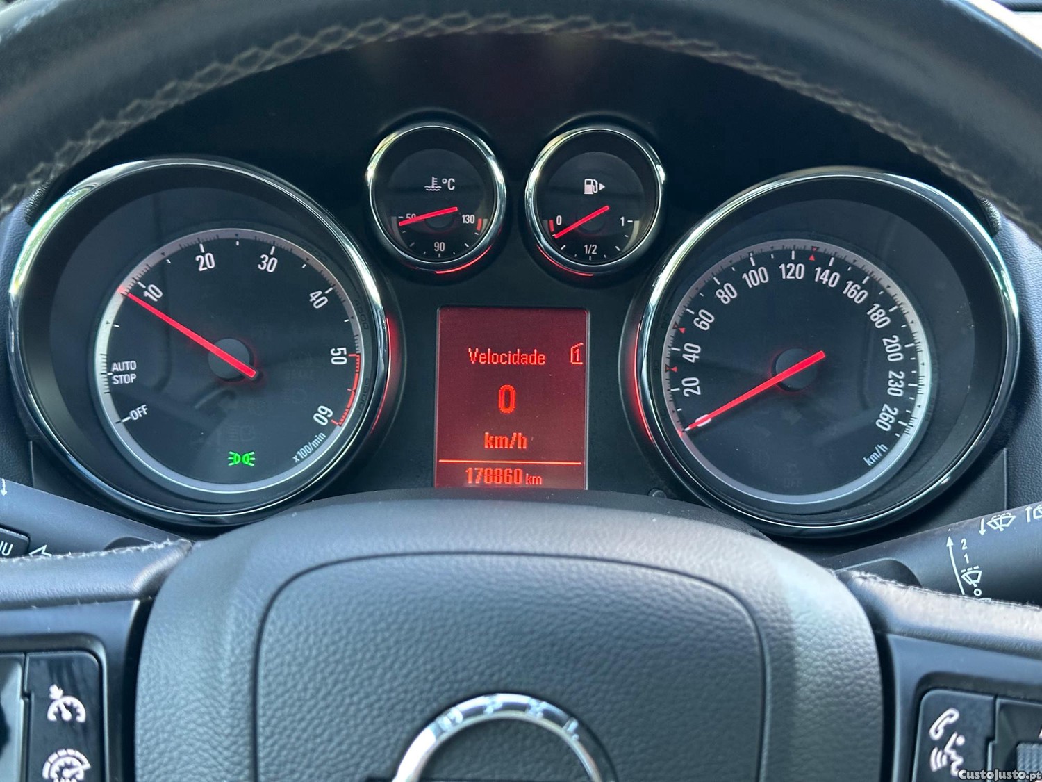 Opel Astra Gtc — fotografia 3