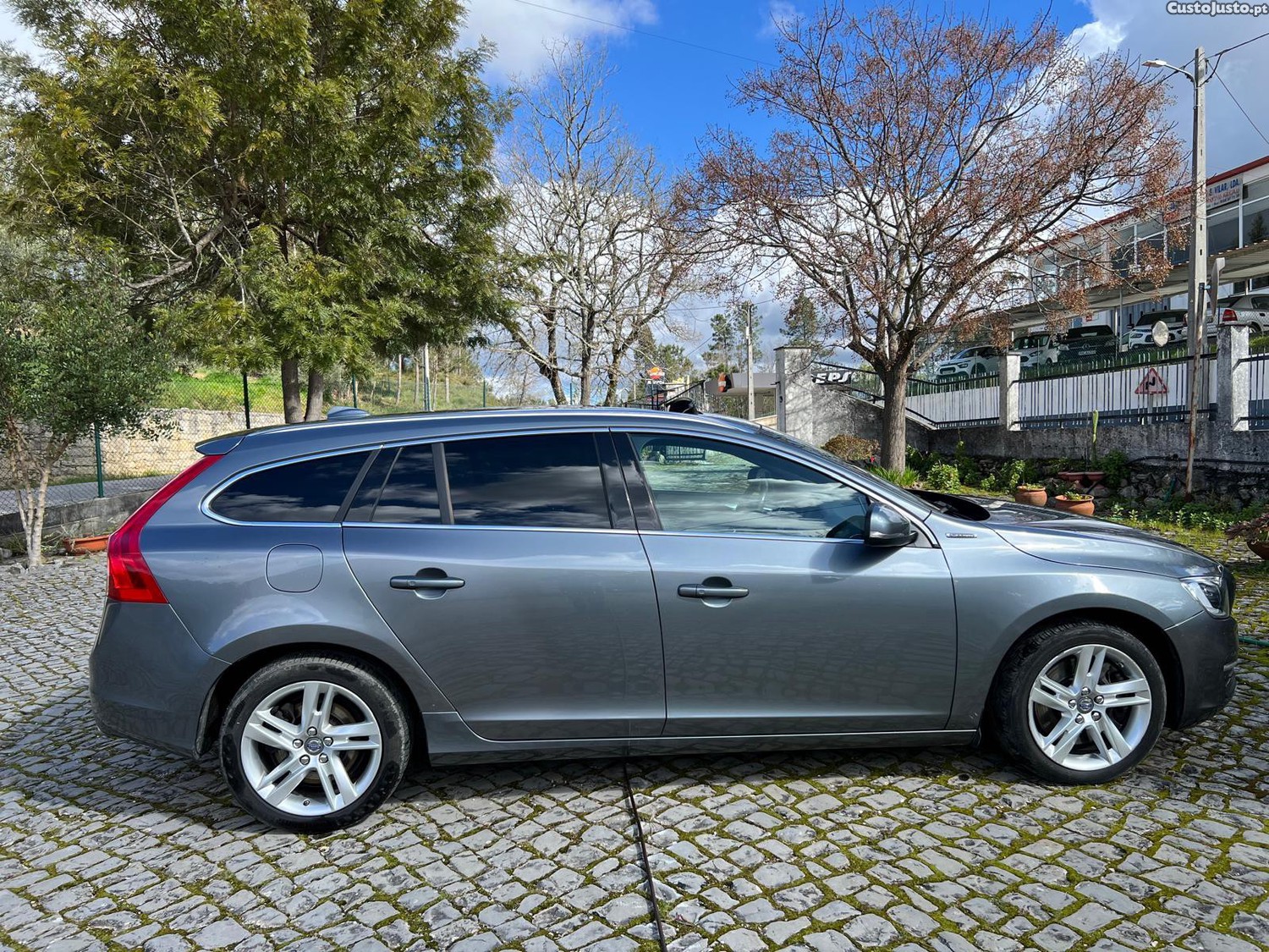 Volvo V60 Twin Engine — fotografia 3