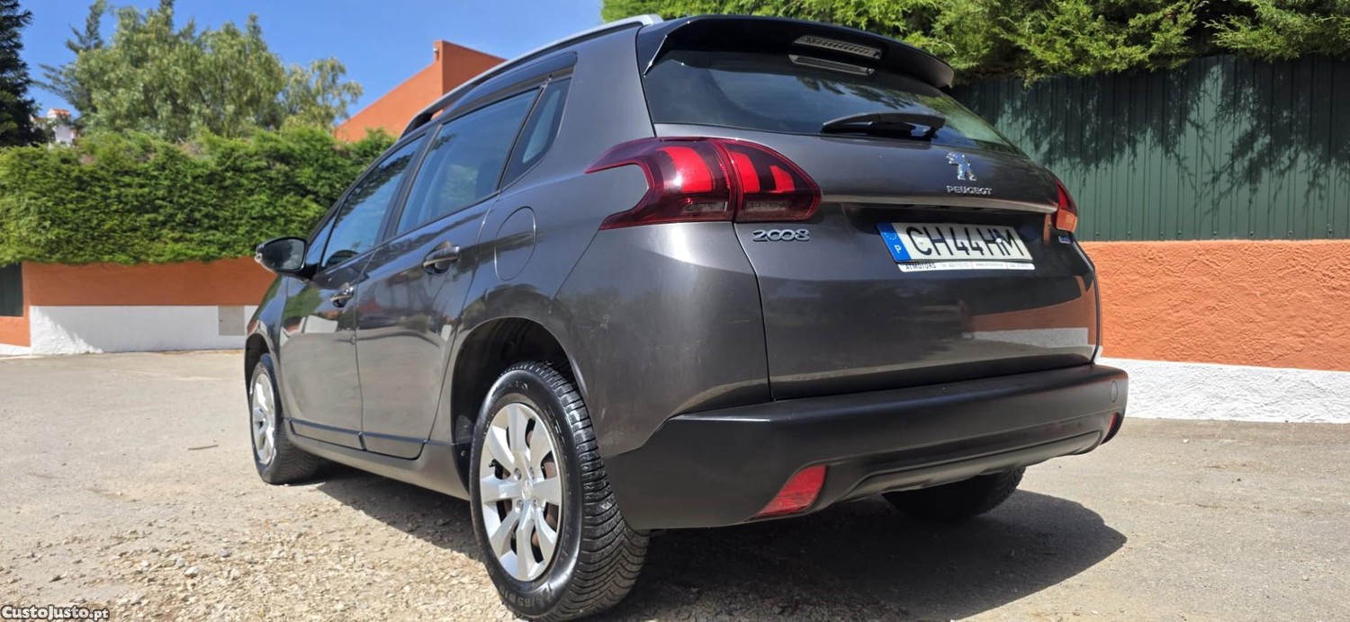 Peugeot 2008 1.6 BlueHDi Active — fotografia 8