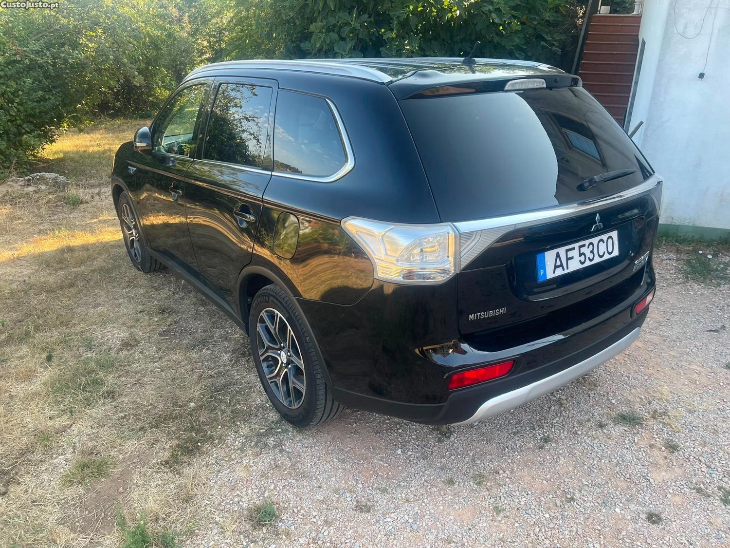 Mitsubishi Outlander Phev — fotografia 3