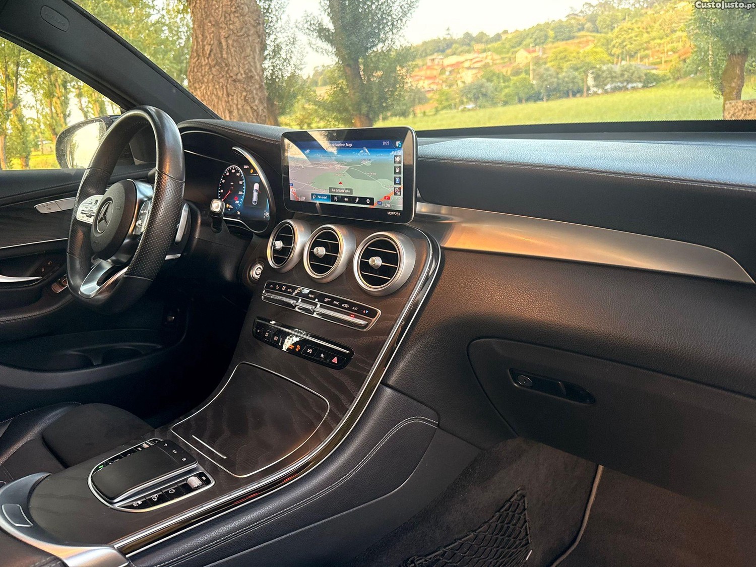 Mercedes-Benz GLC 300 d 4Matic — fotografia 12