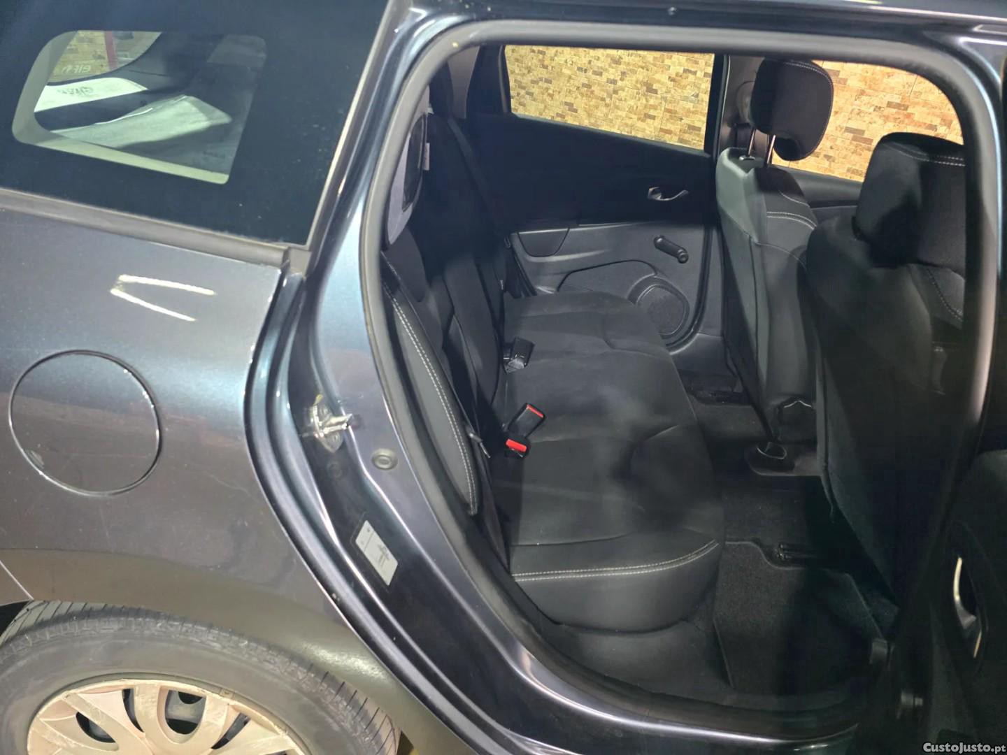 Renault Clio IV | Nacional | 104.000 km | 2019 — fotografia 2