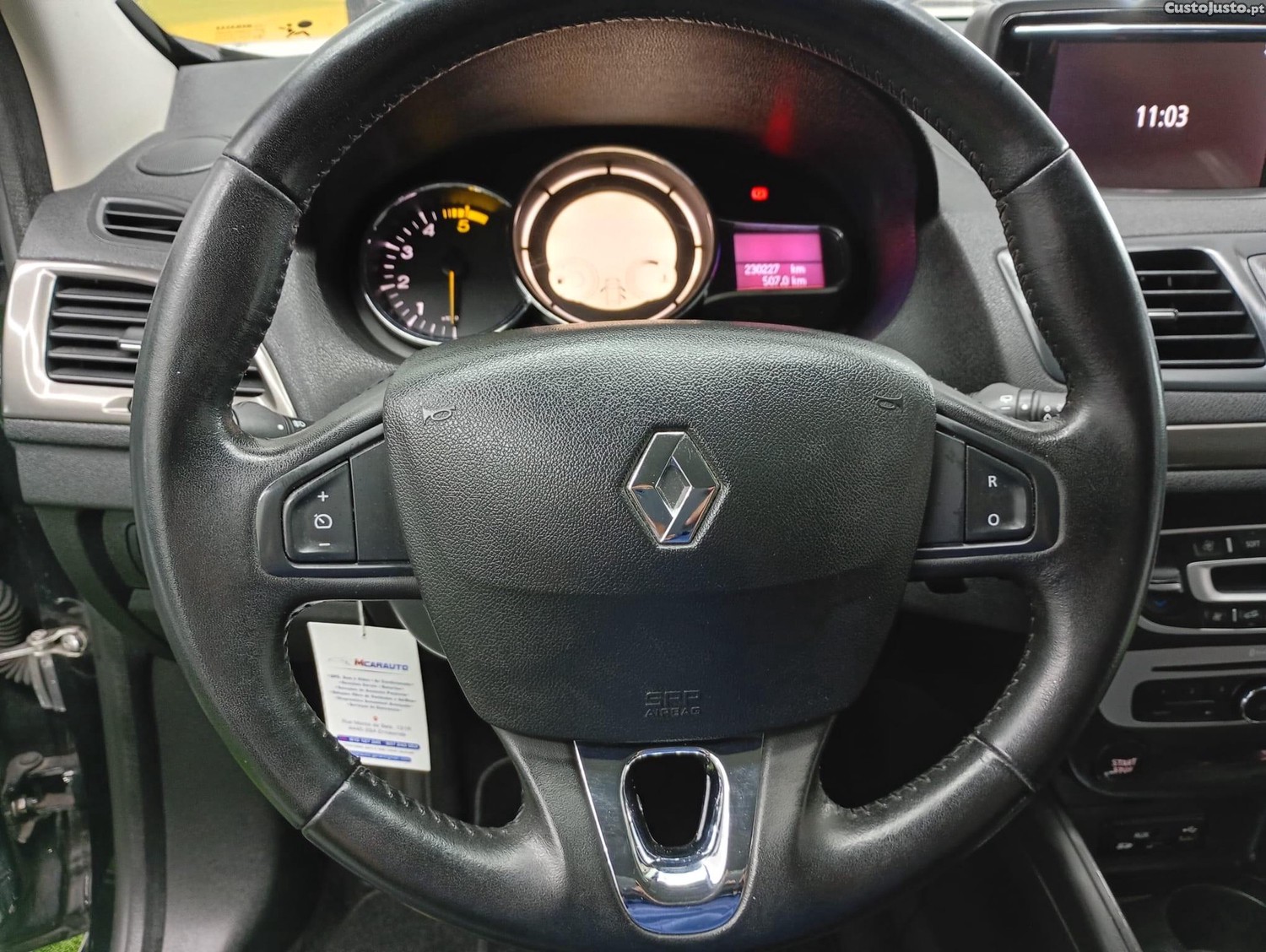 Renault Mégane Sport Tourer 1.5 dCi Dynamique SS — fotografia 19