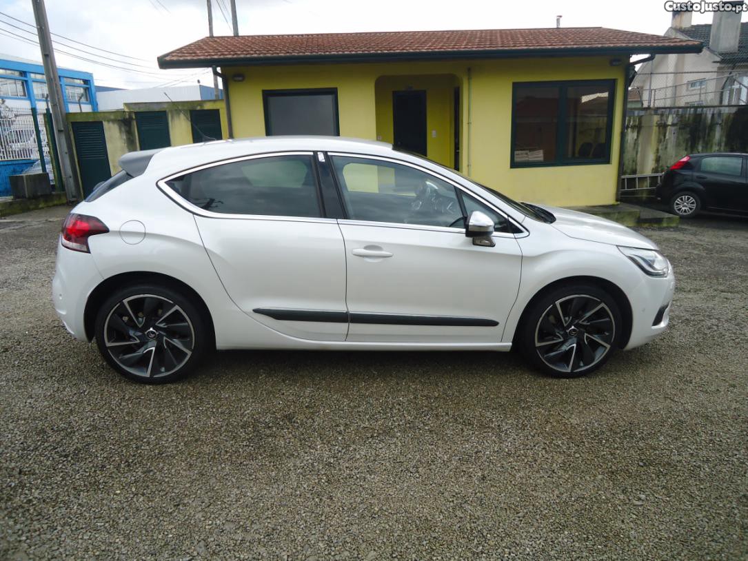 Citroën DS4 1.6 THP Sport Chic - 11 — photo 4