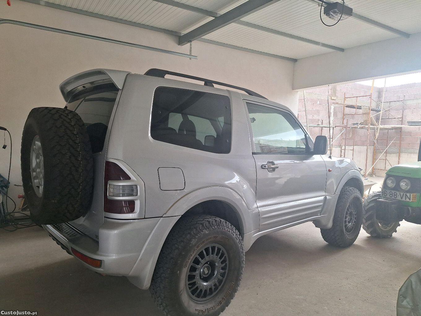 Mitsubishi Pajero v60 — photo 4