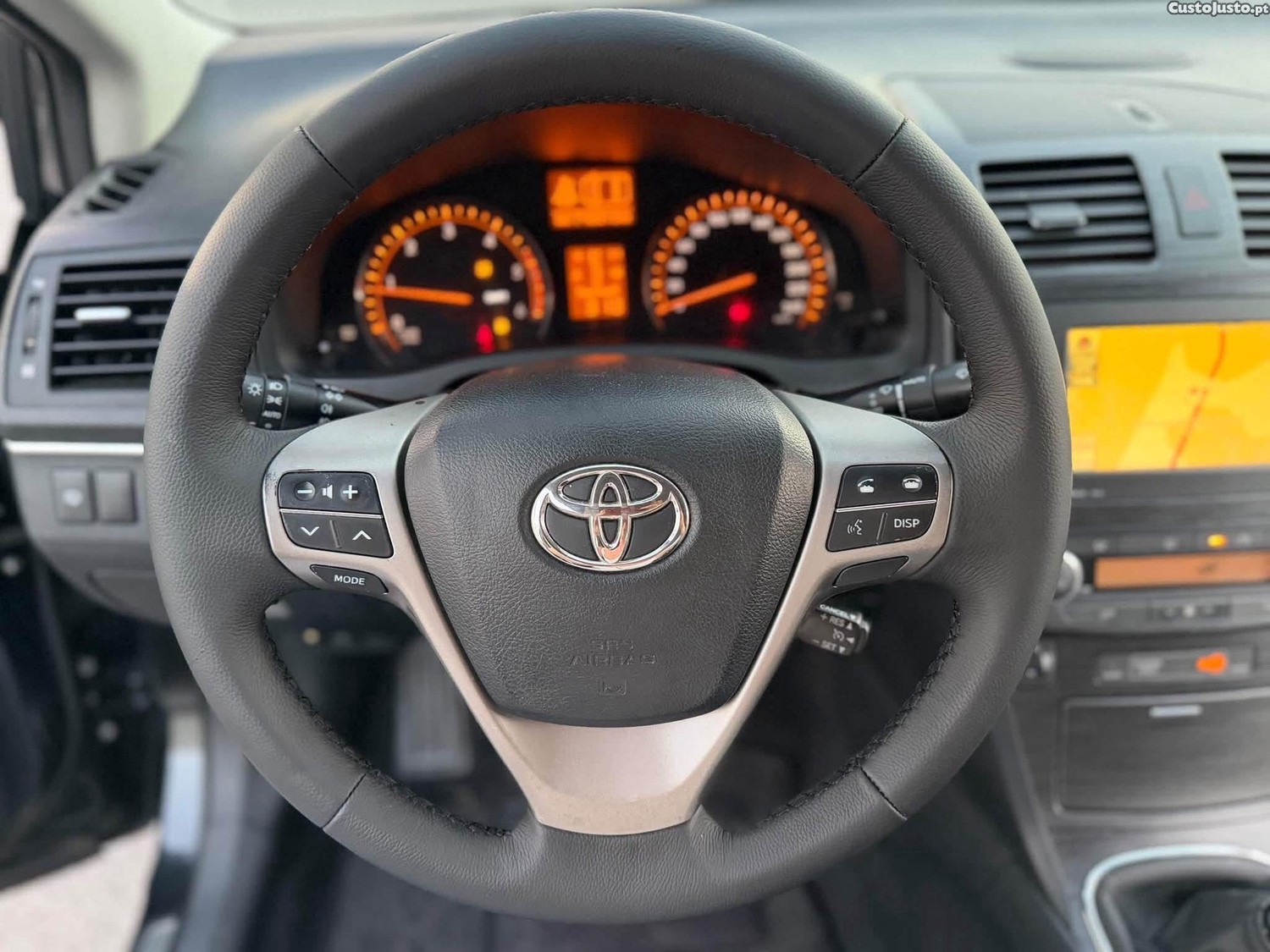 Toyota Avensis 2.2 D-4D Ex.+Pele+GPS — fotografia 13