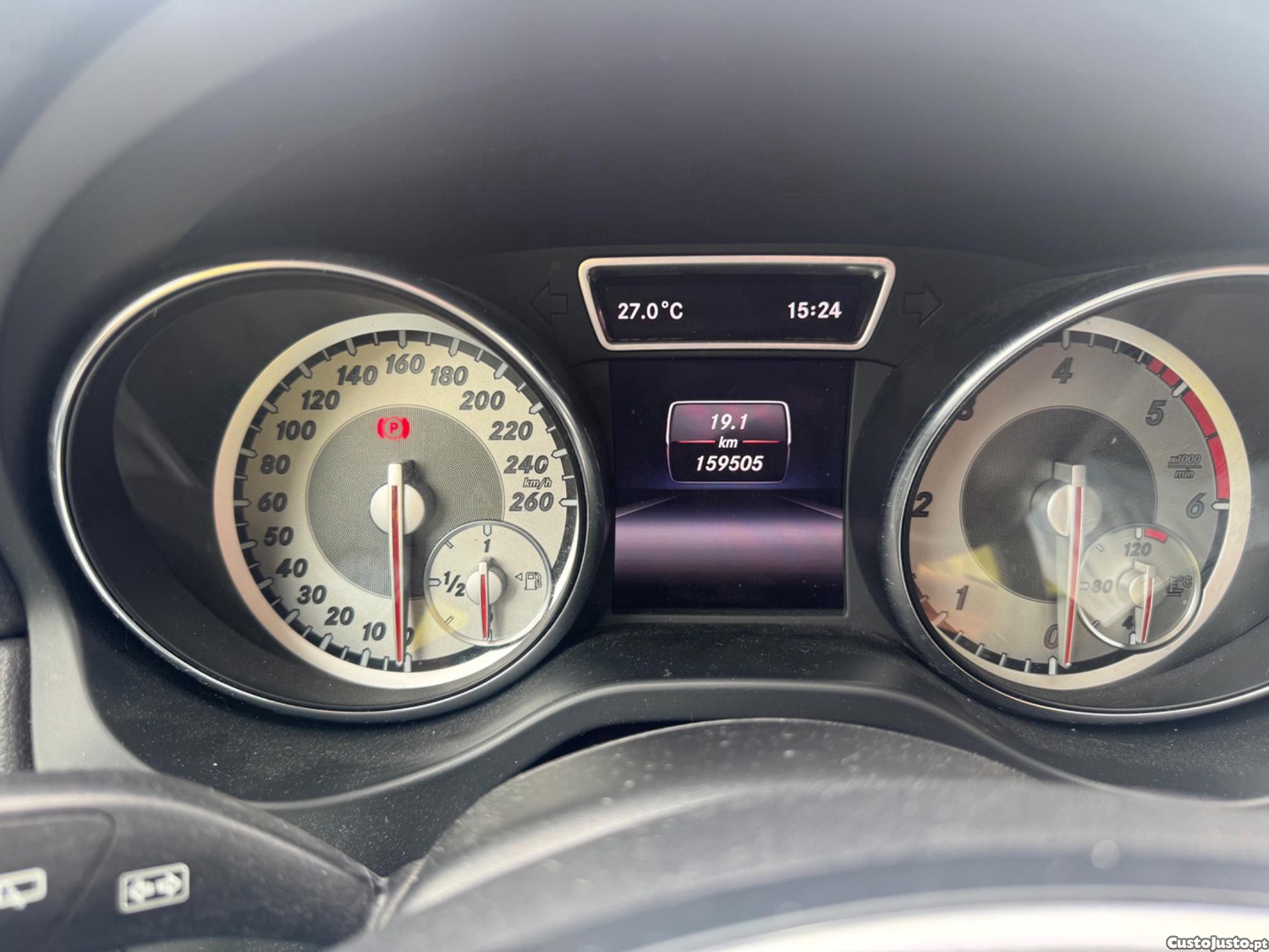 Mercedes-Benz GLA 180 Urban — fotografia 6