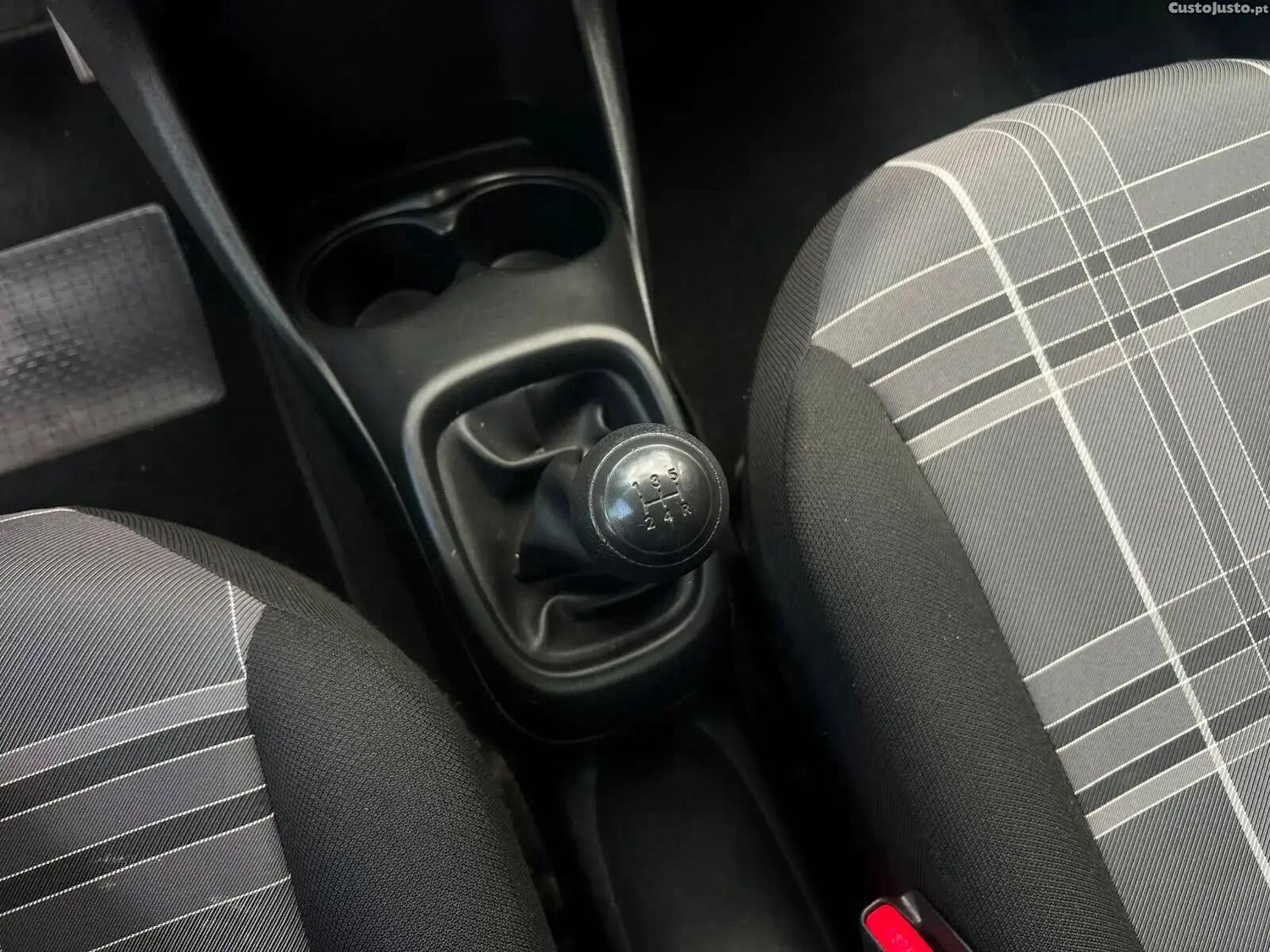 Peugeot 108 1.0 e-VTi Active — fotografia 4