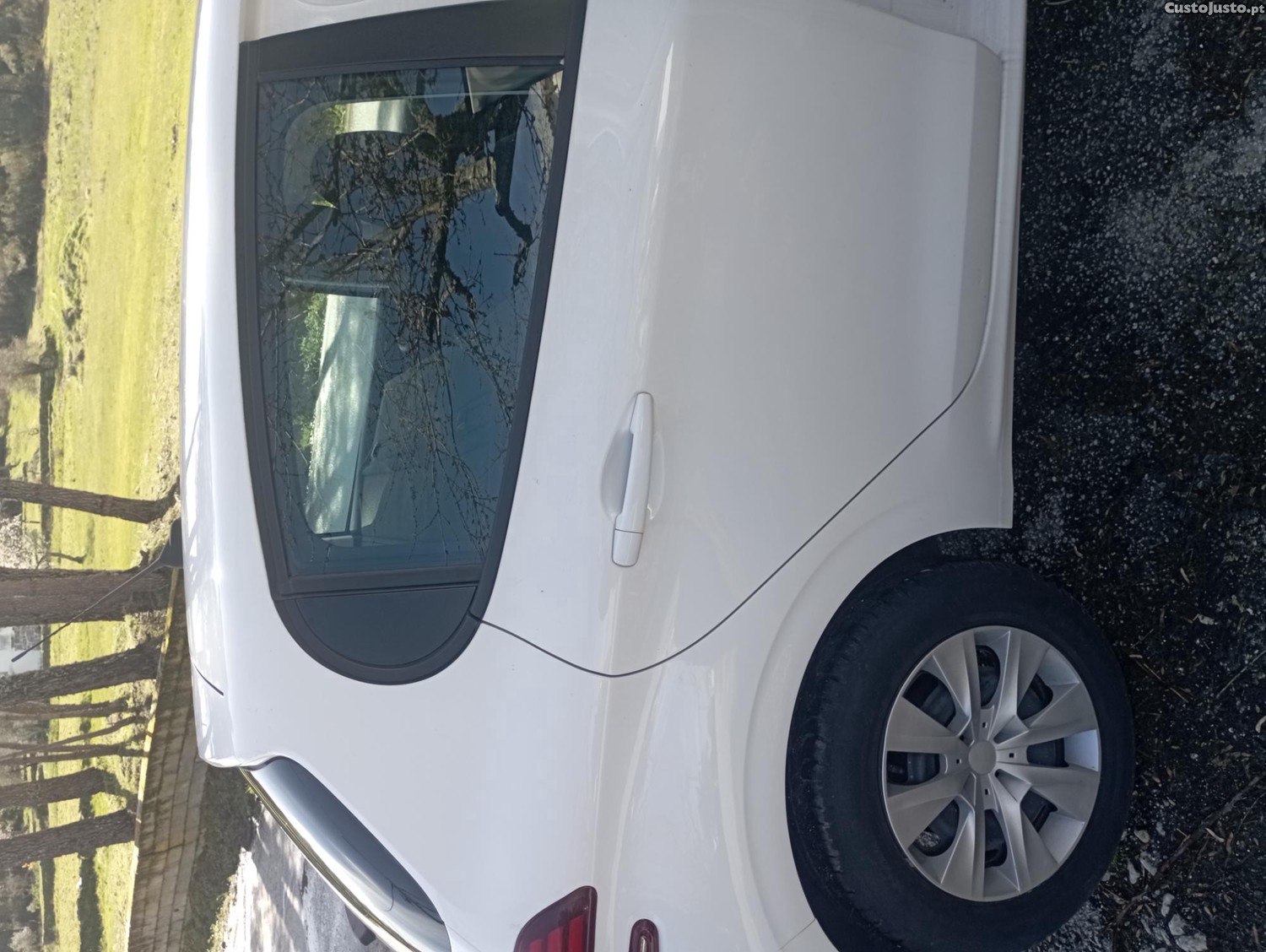 Peugeot 208 Van - 19 foto 3