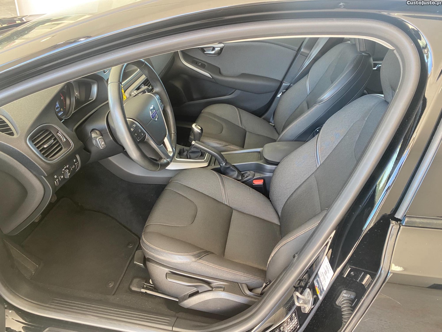 Volvo V40 1.6 D2 (29 MIL KMs) — fotografia 8