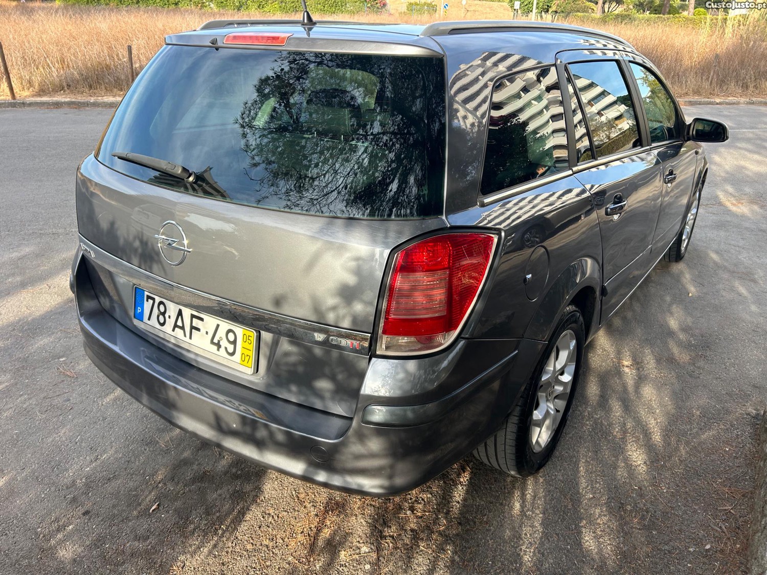 Opel Astra ( Station Wagon) — fotografia 8
