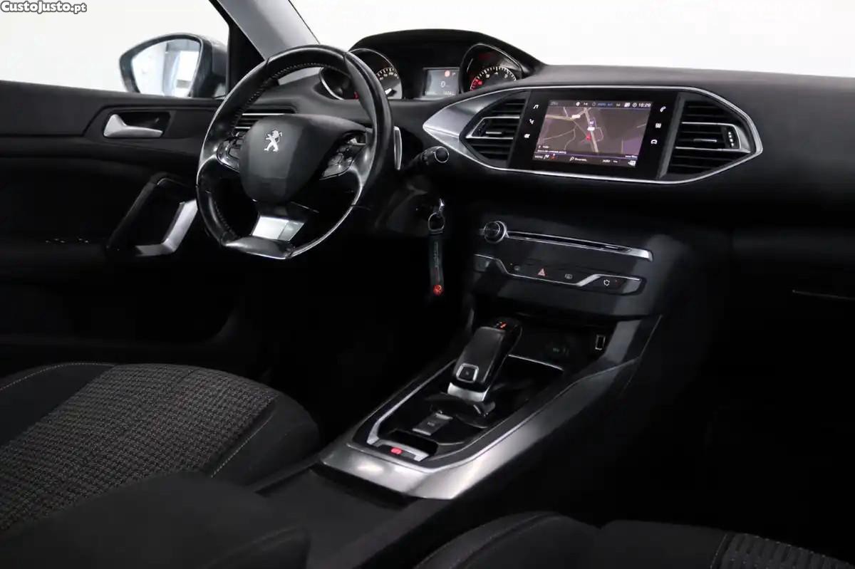 Peugeot 308 PureTech 130 GPF EAT8 Stop & Start Active - 18 foto 5
