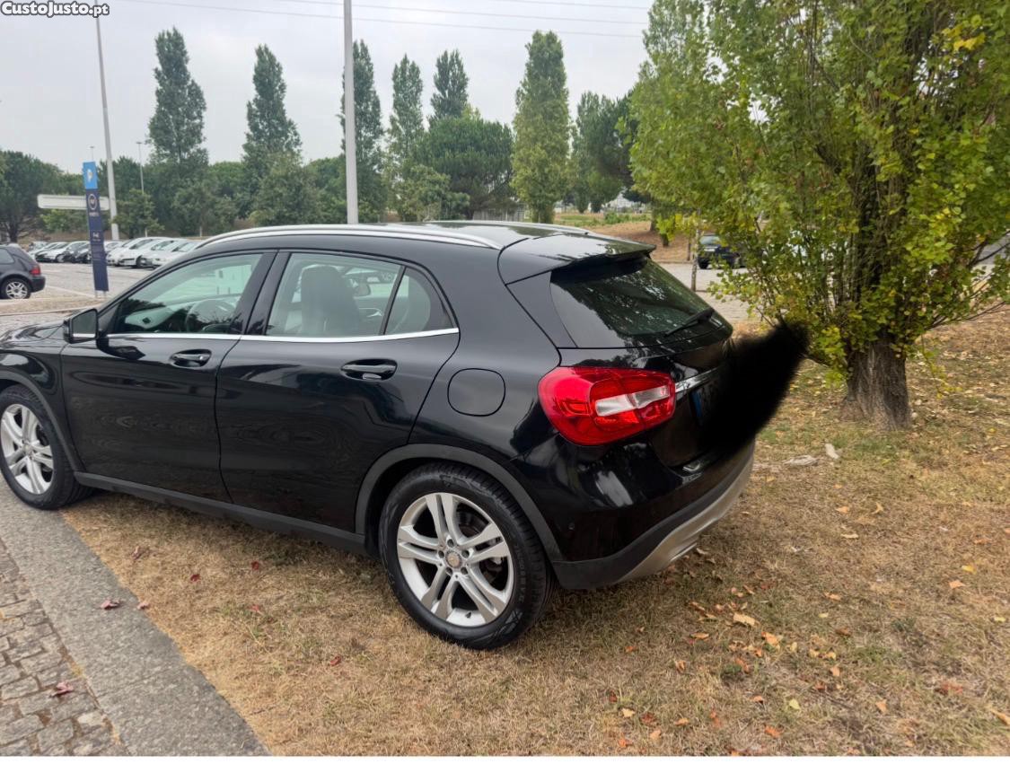 Mercedes-Benz GLA 180 Urban — fotografia 8