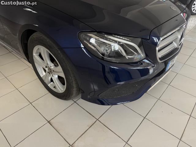 Mercedes-Benz E 220 D — fotografia 13