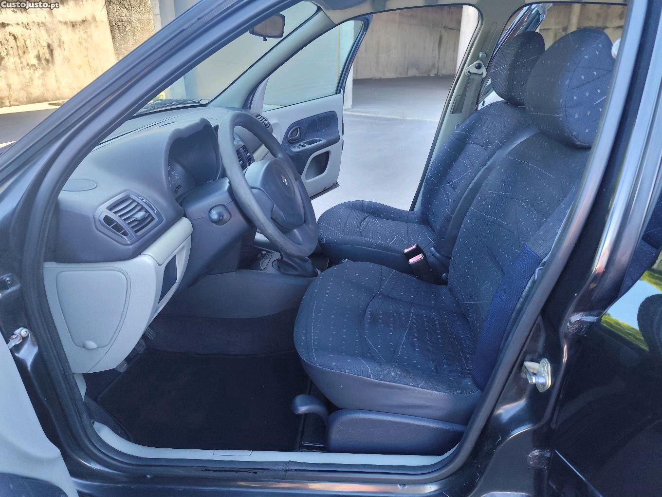 Renault Clio 1.5 CDI — fotografia 4