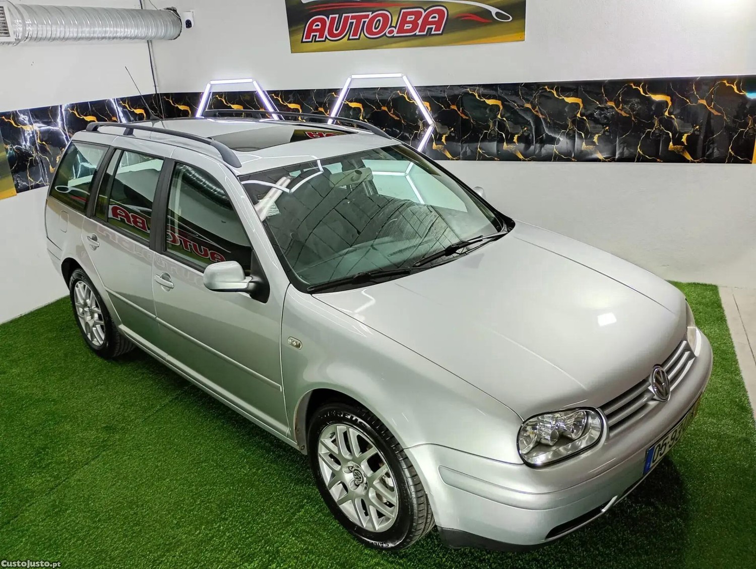 Volkswagen Golf 1.9 TDi Highline — fotografia 18