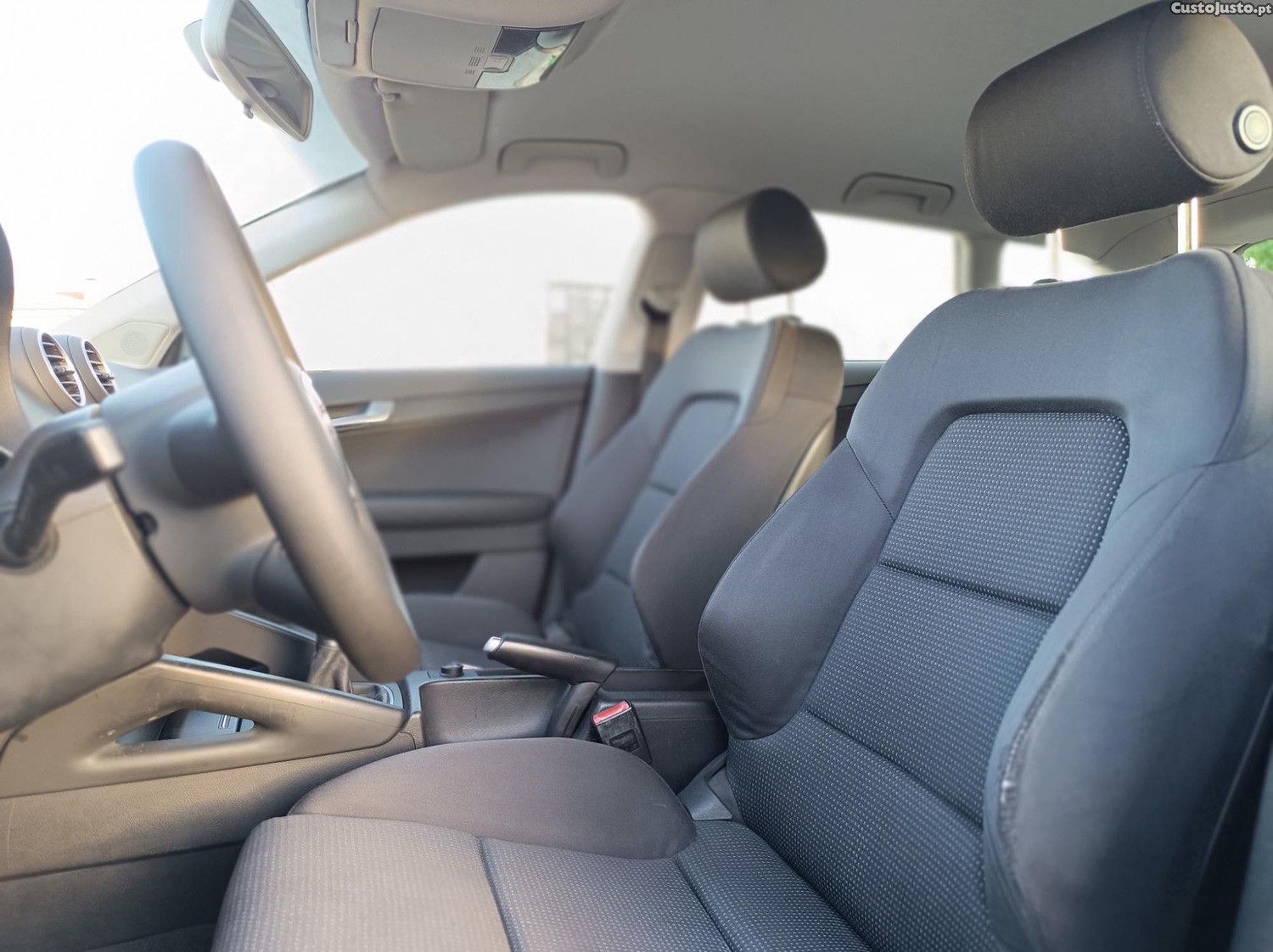 Audi A3 Sportback 1.6 FSi — fotografia 7